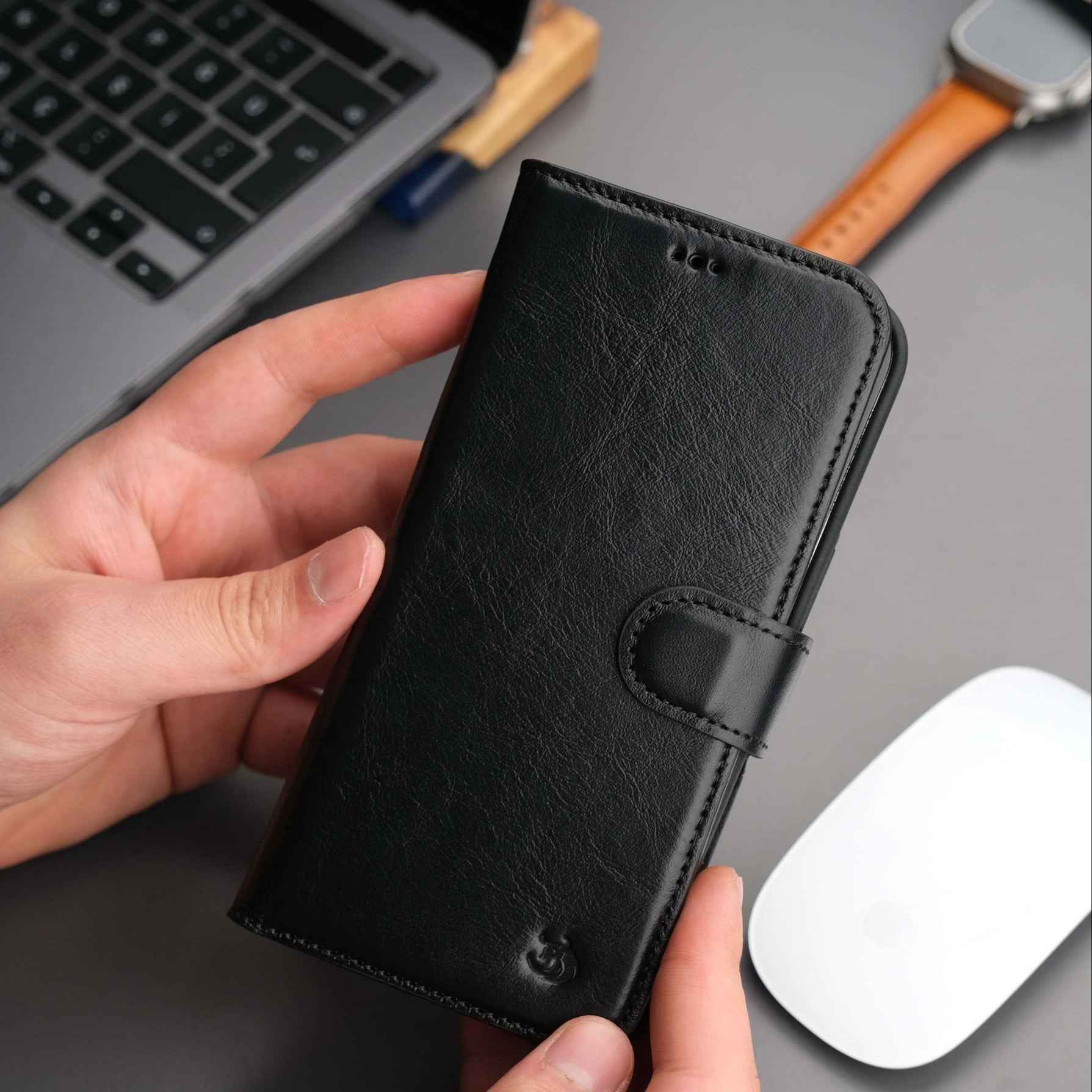Casper Leather iPhone 15 Plus Wallet Case | Detachable MagSafe Compatible RFID Protection