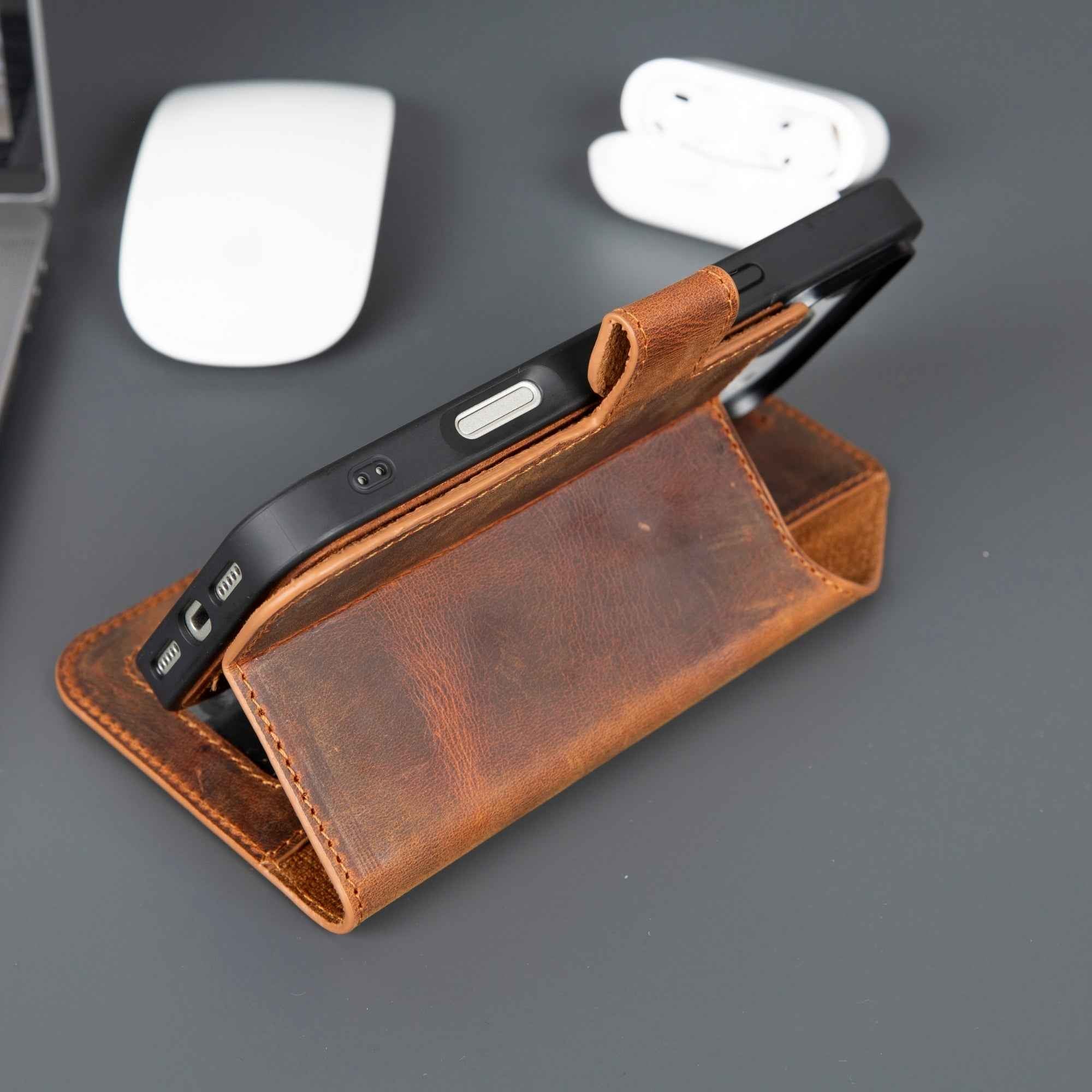 Casper iPhone 17 Leather Wallet Case – MagSafe Compatible